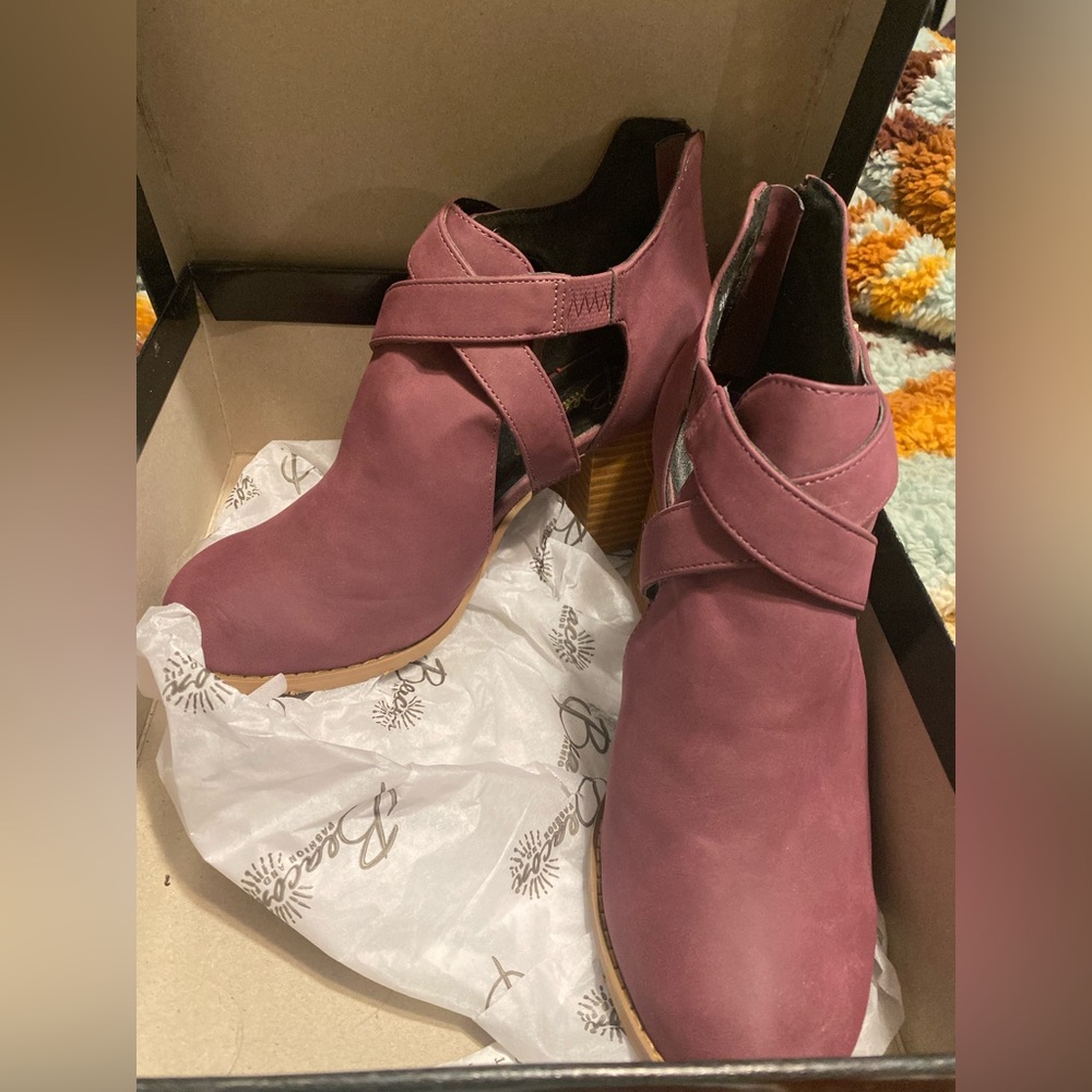 Burgundy fashion booties